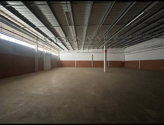 869M² WAREHOUSE TO LET IN CLAYVILLE